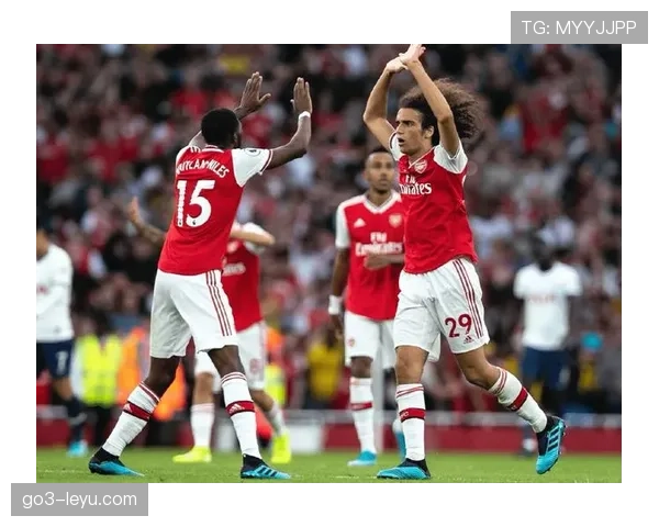 纽卡斯尔迎战阿森纳：英超劲旅交锋点燃圣詹姆斯公园