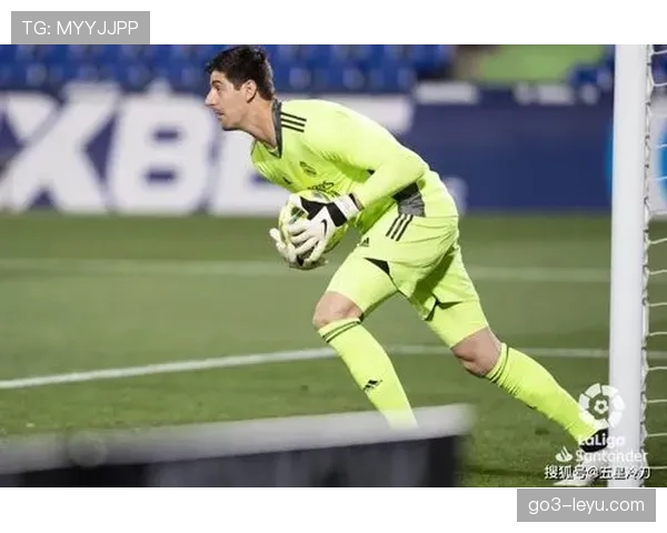 奥布拉克稳健发挥，身高优势筑牢防线助球队稳如泰山