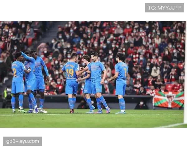 塞维利亚新赛季开局强势，稳健表现引关注